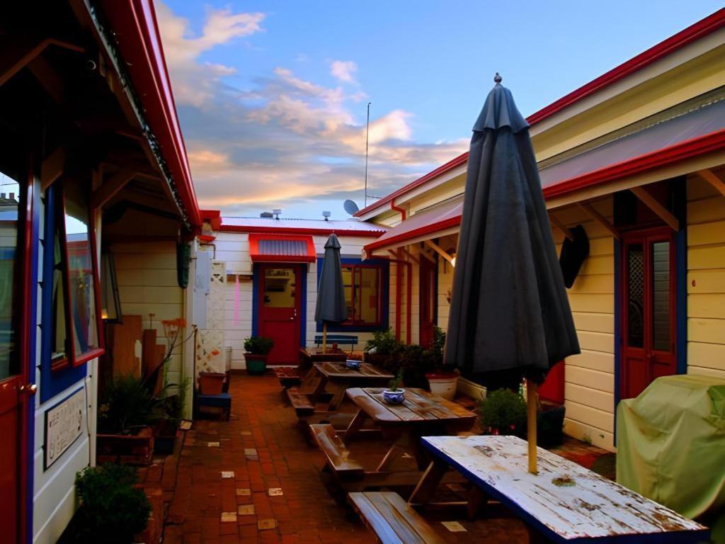Stables Lodge Backpackers Napier Eksteriør billede